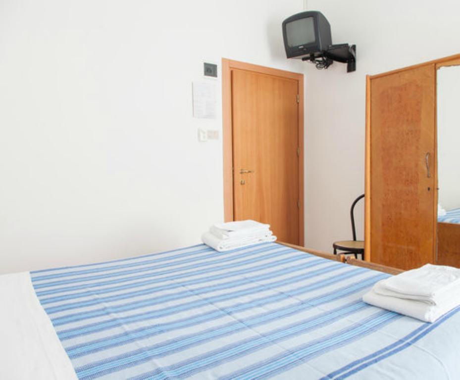 Hotel Ronconi ريميني الغرفة الصورة