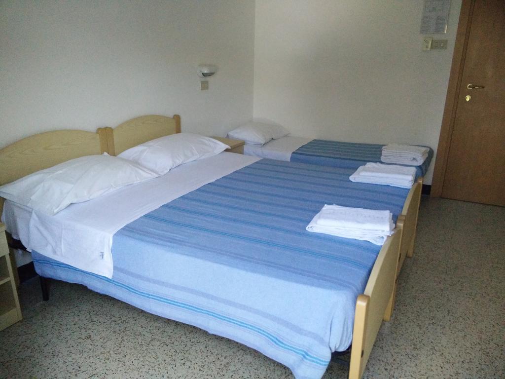 Hotel Ronconi ريميني المظهر الخارجي الصورة