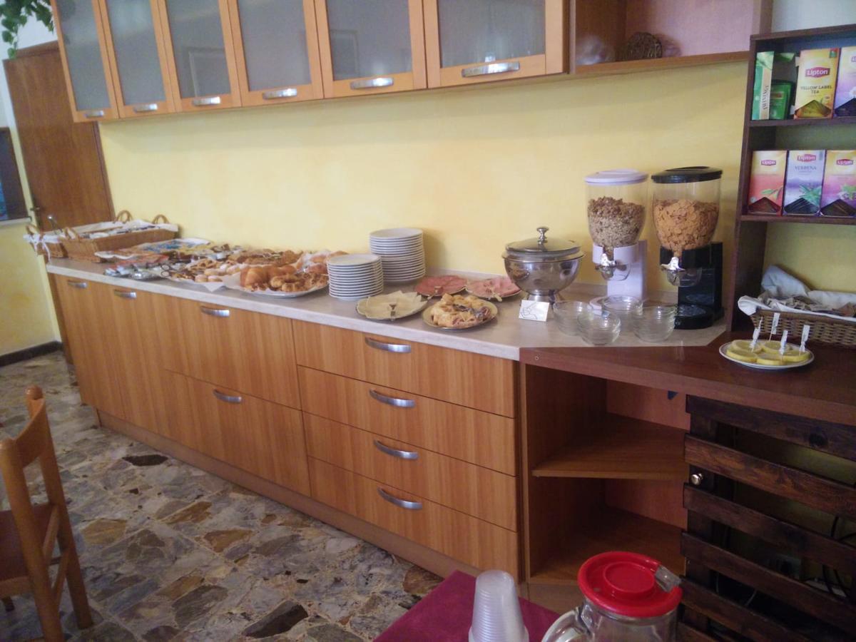 Hotel Ronconi ريميني المظهر الخارجي الصورة