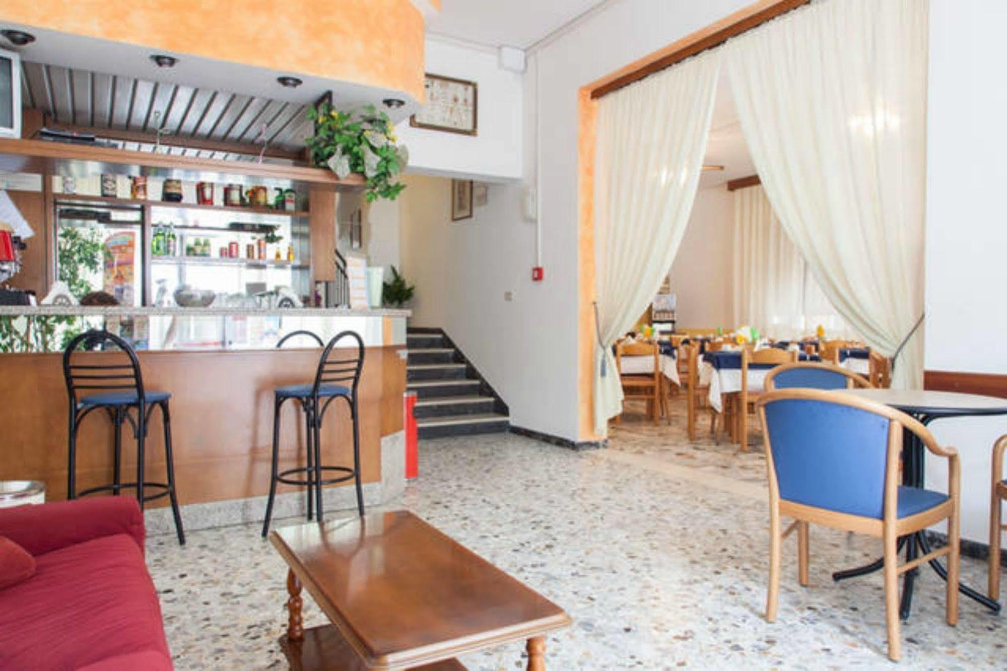 Hotel Ronconi ريميني المظهر الخارجي الصورة