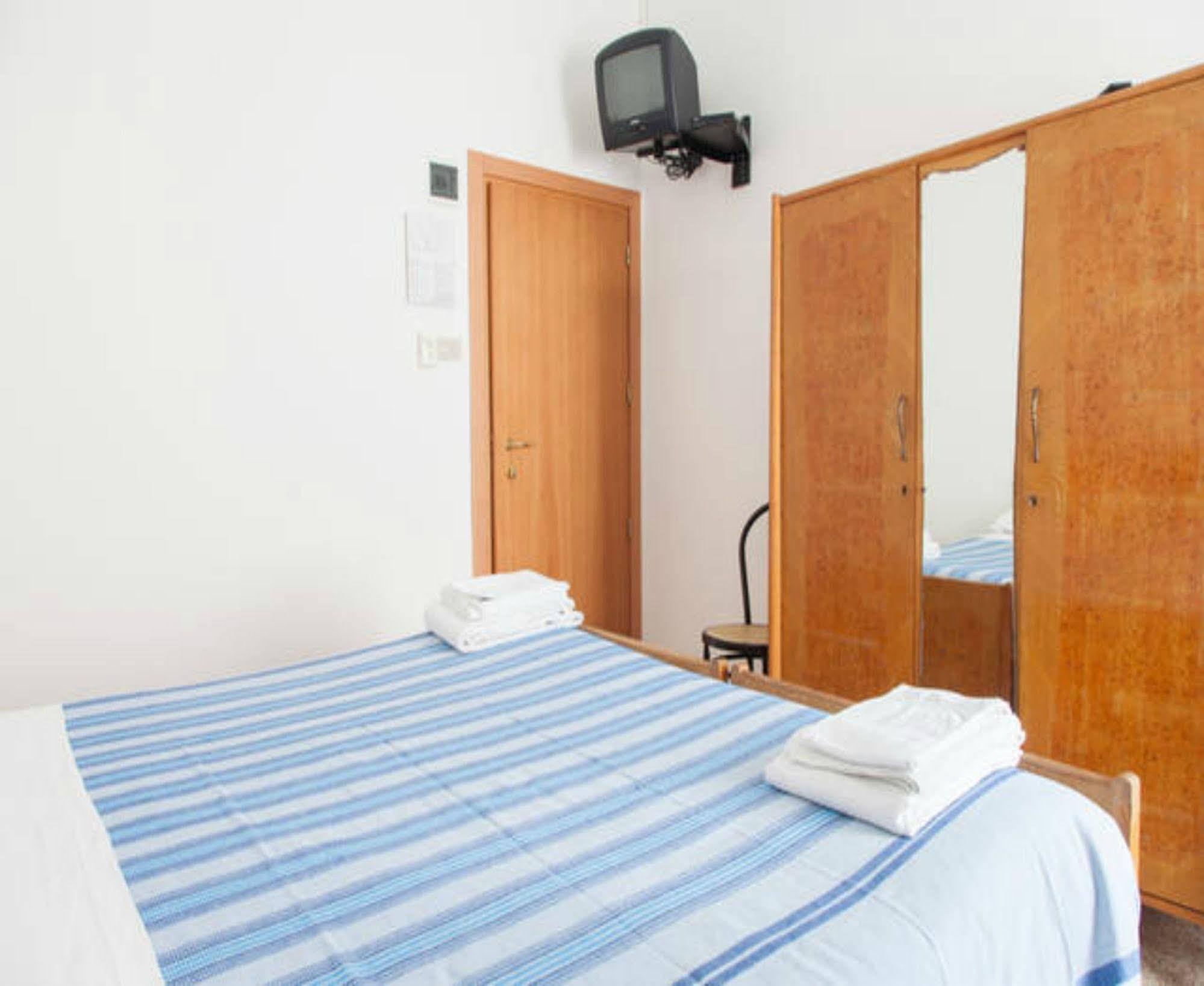 Hotel Ronconi ريميني المظهر الخارجي الصورة