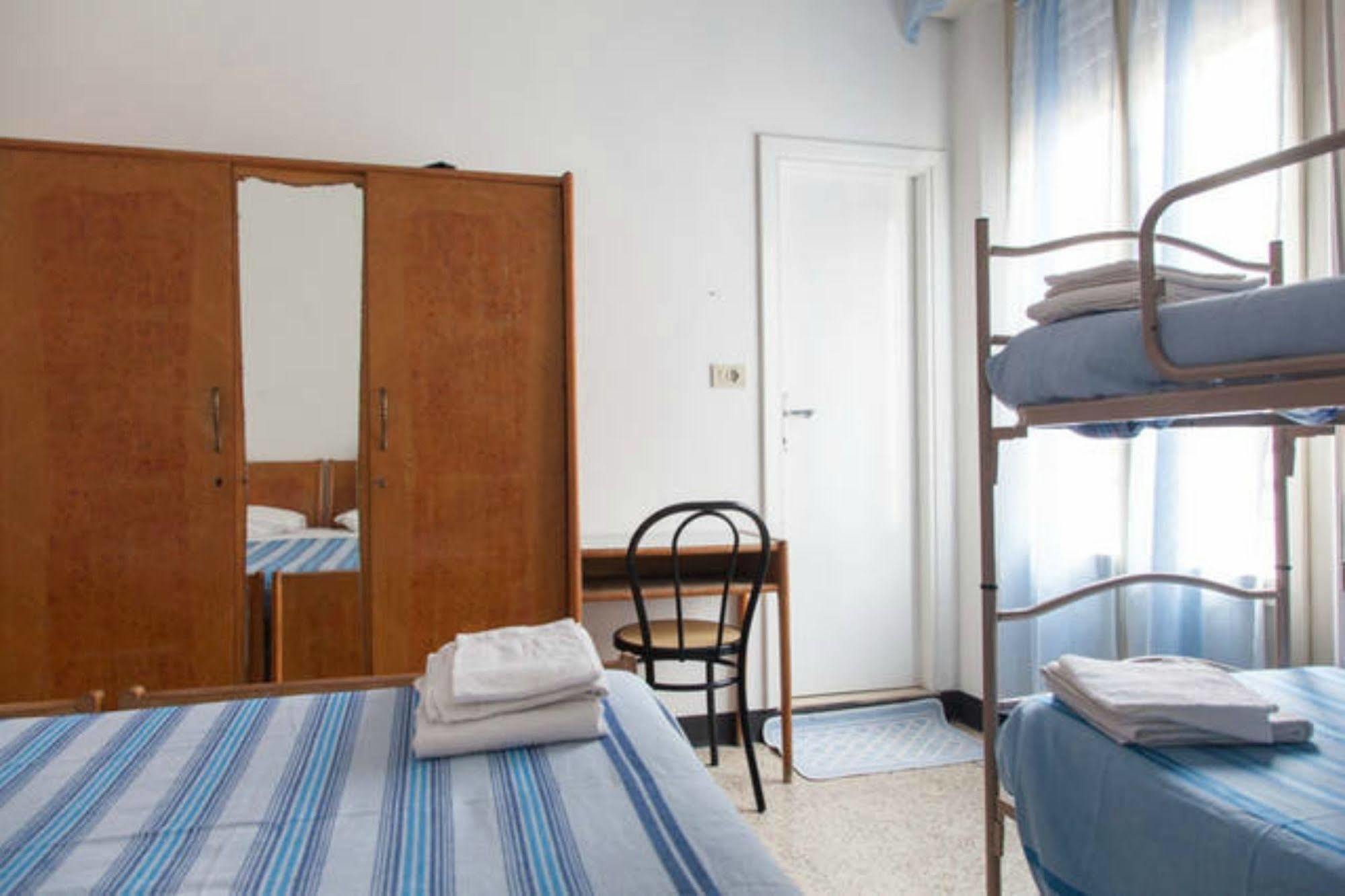 Hotel Ronconi ريميني المظهر الخارجي الصورة