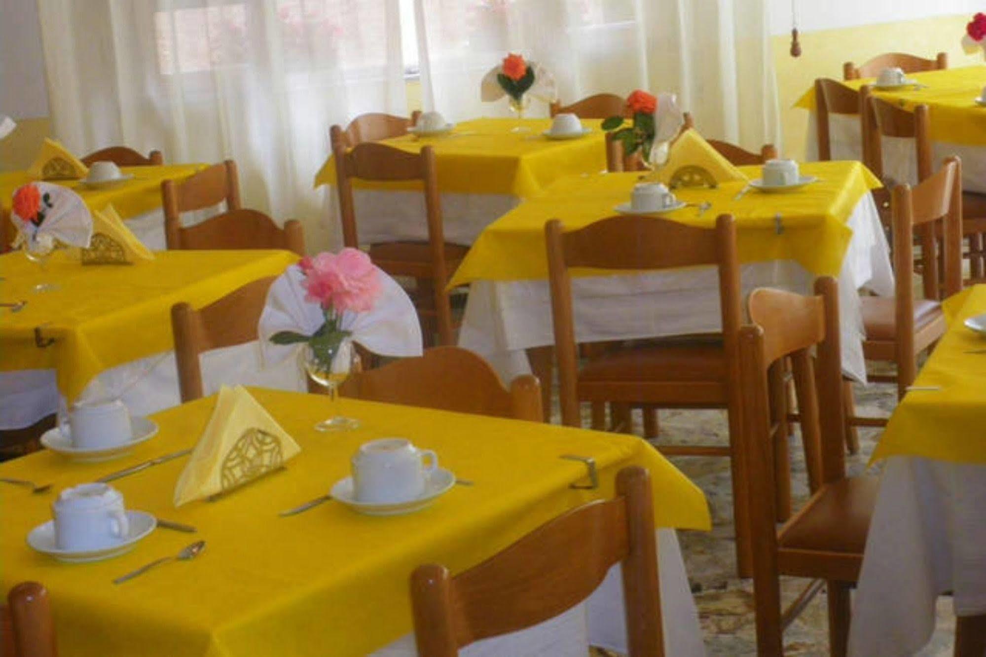 Hotel Ronconi ريميني المظهر الخارجي الصورة